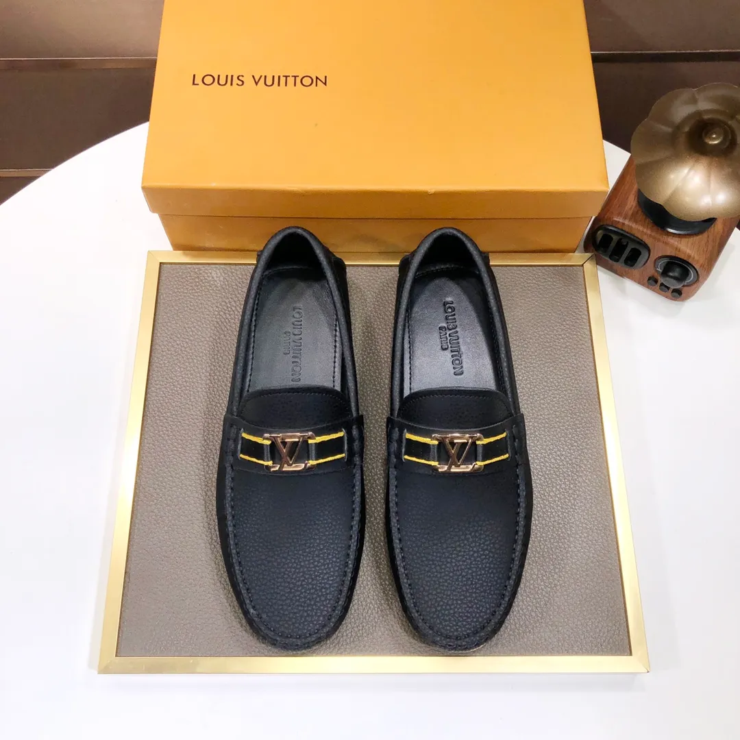 Men's men's shoes 💰420💰 [LV Doudou Shoes] (sheepskin lining) new model is on the market, available on the official website. The new Doudou shoes are processed into single-color materials, and the uppers are made of imported cowhide material. The body of the shoe is fully hemmed with mark thread, and is lined with imported original cowhide leather. The elegant shoe shape is super suitable for all-matching, and the size is 38-44.